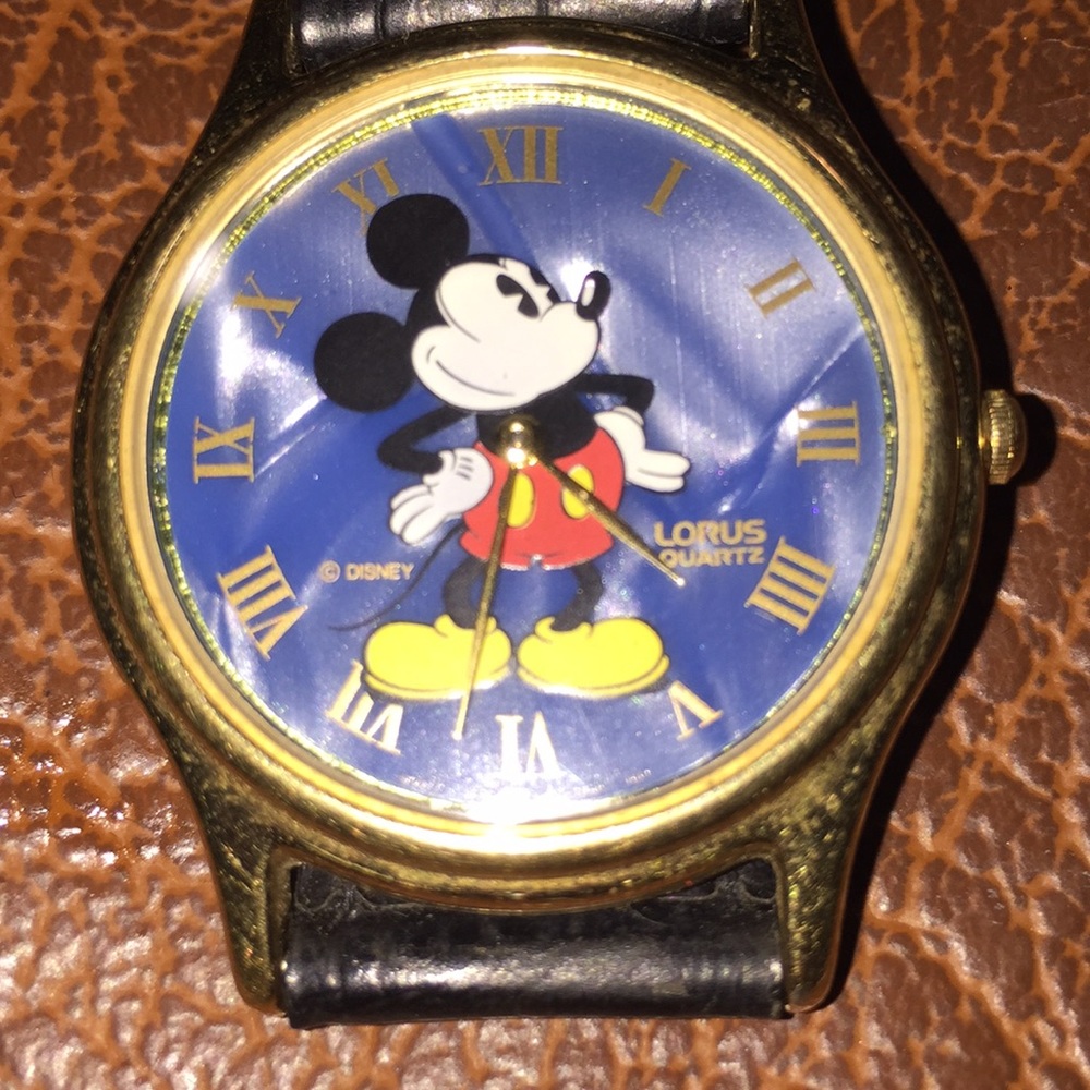 Mickey Mouse Analog watch with blue face